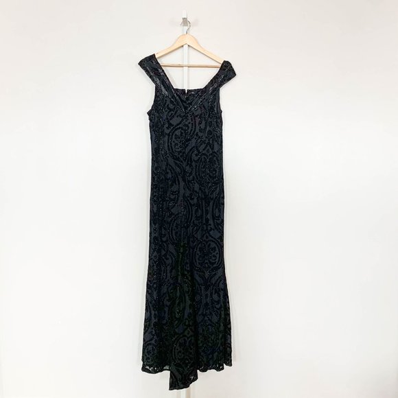 Le Chateau Black Sparkling Gown - Picture 7 of 7
